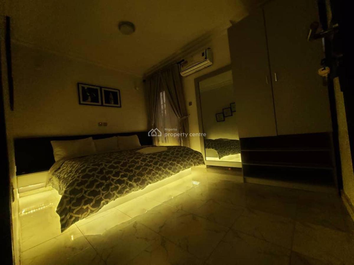 Spacious 1 Bedroom with Snooker Table, Ikeja Gra, Ikeja, Lagos, Flat / Apartment Short Let