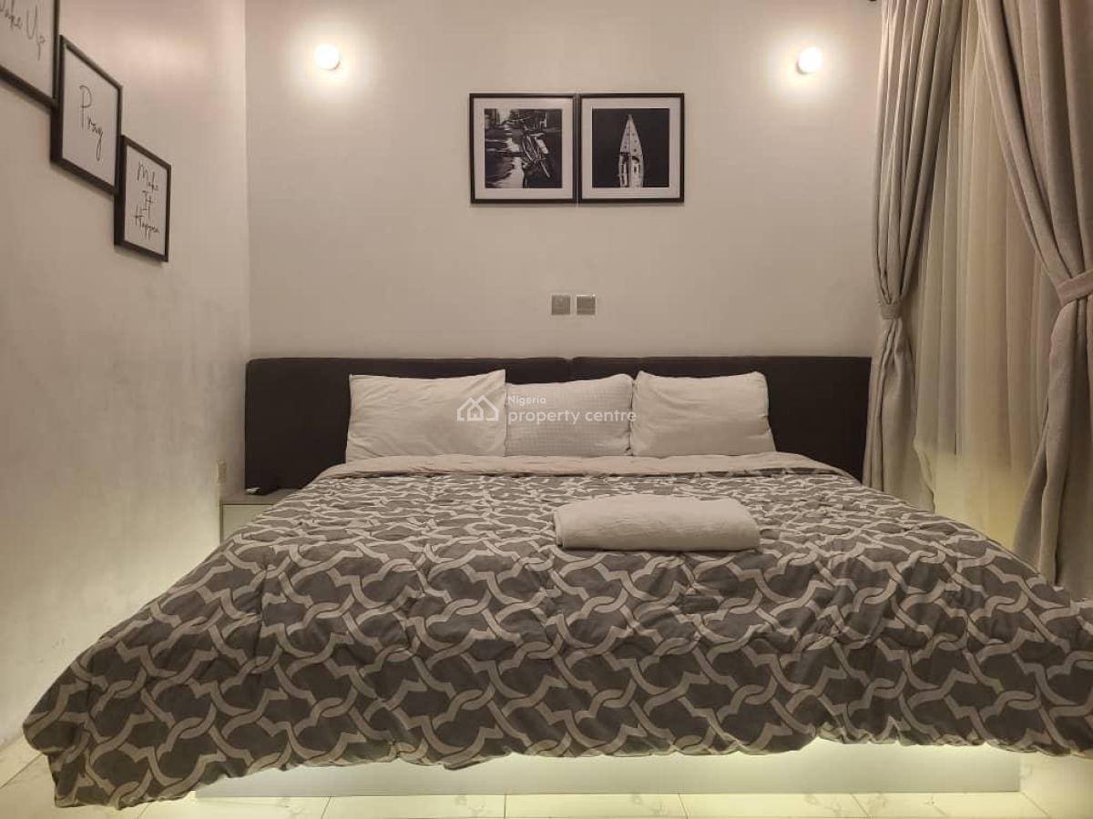 Spacious 1 Bedroom with Snooker Table, Ikeja Gra, Ikeja, Lagos, Flat / Apartment Short Let