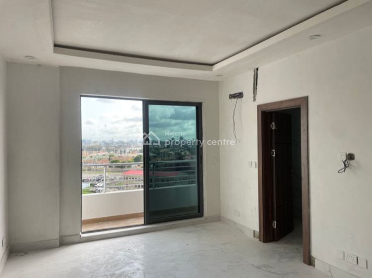 Fully Serviced Water-view 4 Bedroom Maisonette, Lekki Phase 1, Lekki, Lagos, Flat / Apartment for Sale