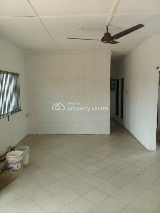 For Rent Lovely 3 Bedroom Flat, Mende, Maryland, Lagos 3 Beds