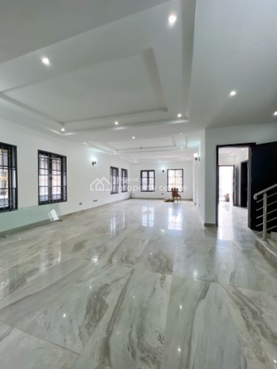 For Sale Massive 5 Bedroom Duplex With Swimming Pool, Lakeview Estate
