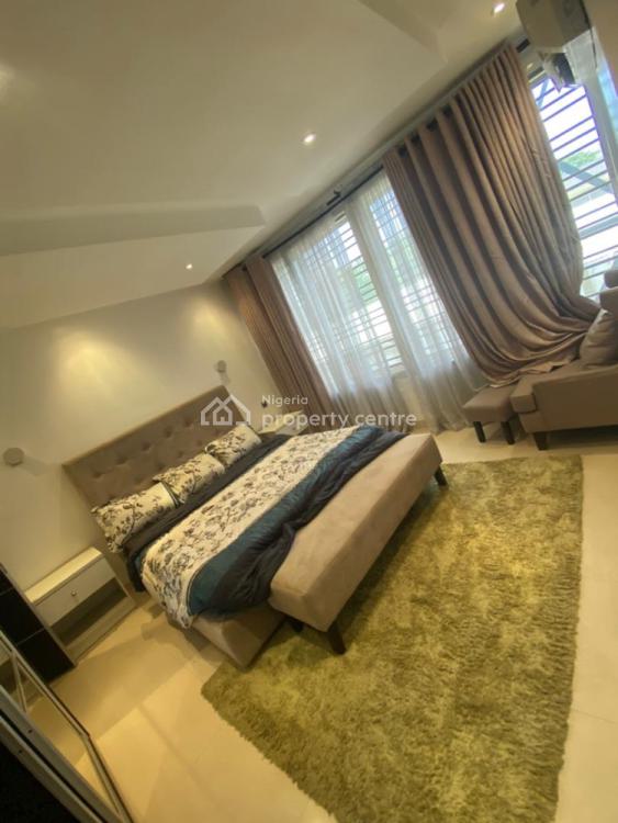 For Rent (4) Bedroom With A Seperate Communal Swimming Pool