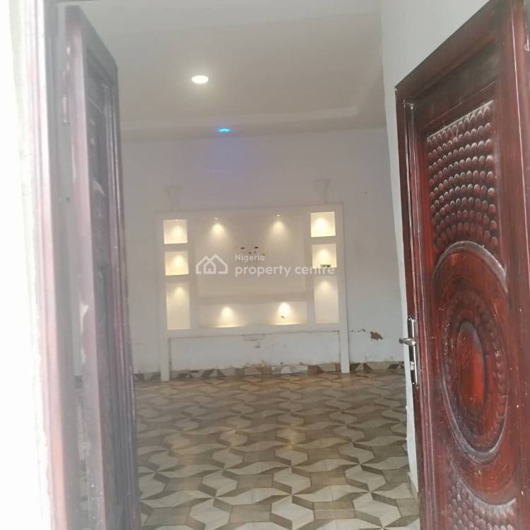 For Rent 2 Bedroom Apartment, Mende, Maryland, Lagos 2 Beds, 2 Baths