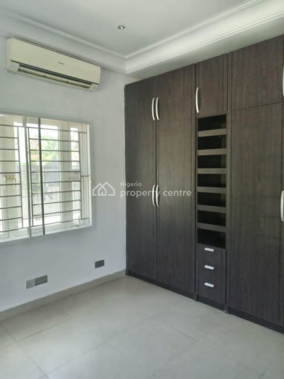 For Rent Luxury Two Bedroom Flats Plus A Bq, Banana Island, Ikoyi, Lagos 2 Beds (Ref 1766967)