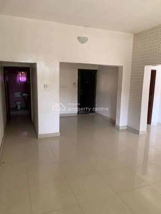 For Rent Fairly Used Spacious 2 Bedroom Flat, Magodo Ph1 Isheri