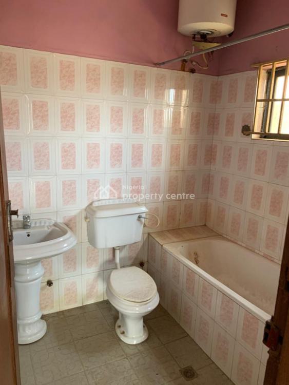 For Rent Fairly Used Spacious 2 Bedroom Flat, Magodo Ph1 Isheri