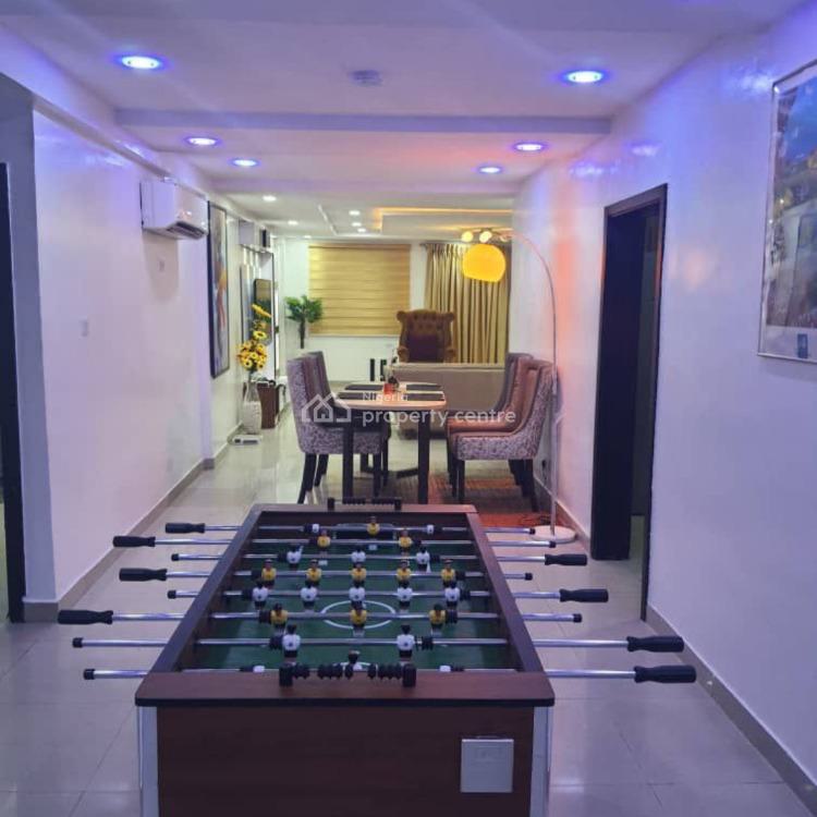 3bed Waterfront Apartment  with Swimming Pool, Foosball and Ps4, Admiralty Close, Lekki Phase 1, Lekki, Lagos, Flat / Apartment Short Let