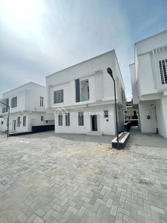 For Sale 5 Bedroom Detached Duplex, Second Toll Gate., Lekki, Lagos