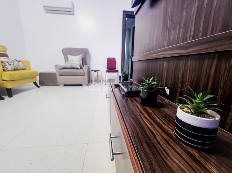 Amazing 1 Bedroom Haven + 24 Hours Light + Inverters + Tour Guide, Angel Martin Estate, Lugbe District, Abuja, Mini Flat (room and Parlour) Short Let