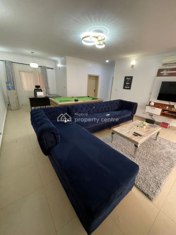 Luxury Room in a Shared Apartment with Swimming Pool, Ikate Elegushi, Lekki, Lagos, Flat / Apartment Short Let