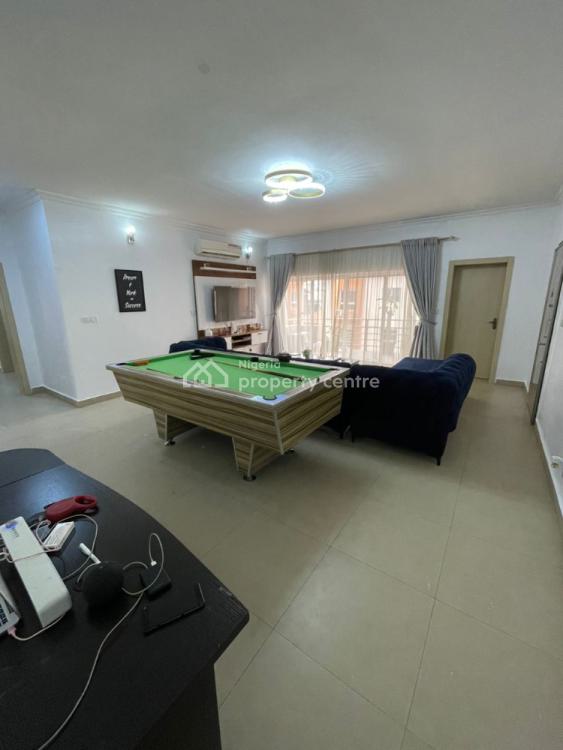 Luxury Room in a Shared Apartment with Swimming Pool, Ikate Elegushi, Lekki, Lagos, Flat / Apartment Short Let
