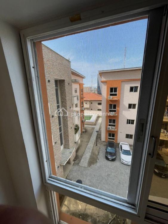 Luxury Room in a Shared Apartment with Swimming Pool, Ikate Elegushi, Lekki, Lagos, Flat / Apartment Short Let