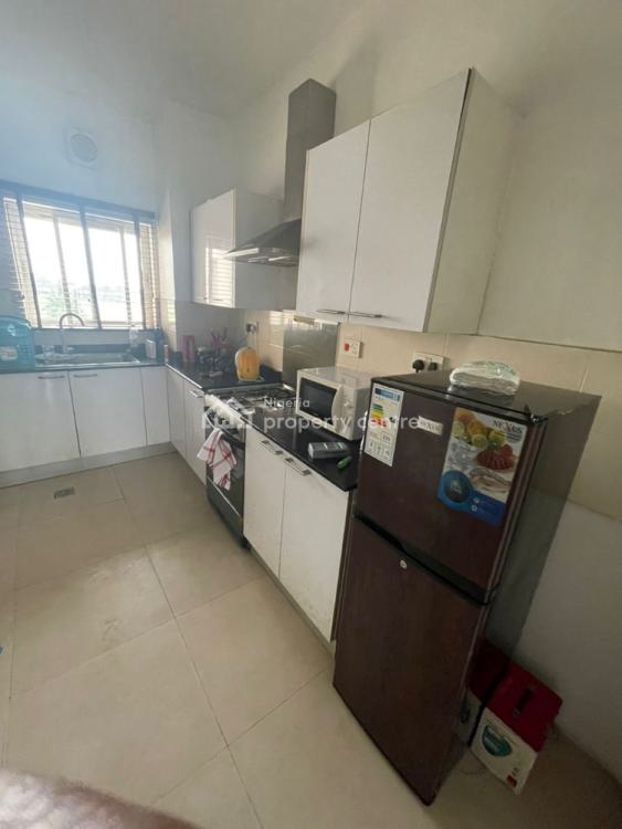 Luxury Room in a Shared Apartment with Swimming Pool, Ikate Elegushi, Lekki, Lagos, Flat / Apartment Short Let