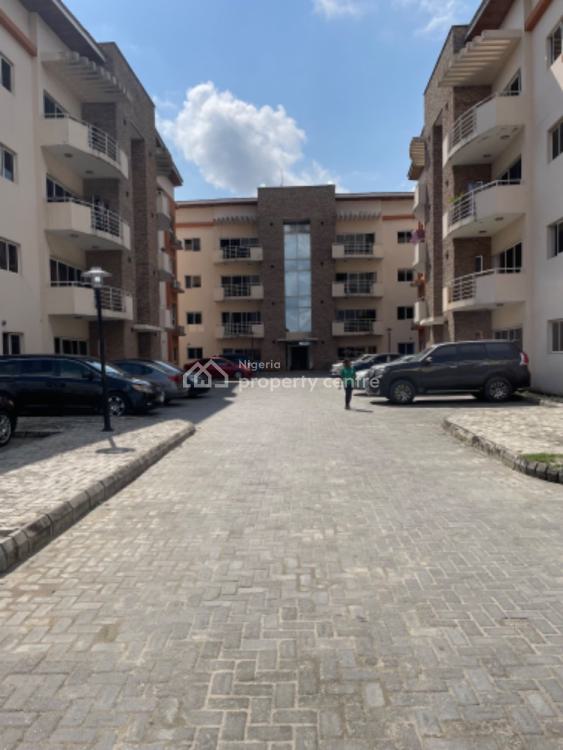 Luxury Room in a Shared Apartment with Swimming Pool, Ikate Elegushi, Lekki, Lagos, Flat / Apartment Short Let