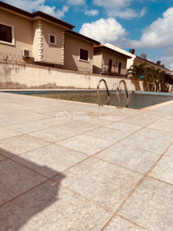 Luxury Room in a Shared Apartment with Swimming Pool, Ikate Elegushi, Lekki, Lagos, Flat / Apartment Short Let