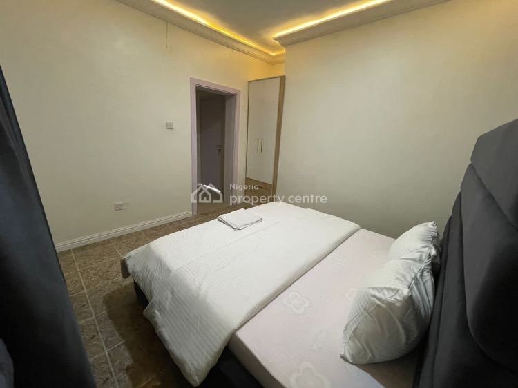 Three Bedrooms Luxury Apartment, Gra Phase 2, Magodo, Lagos, Flat / Apartment Short Let