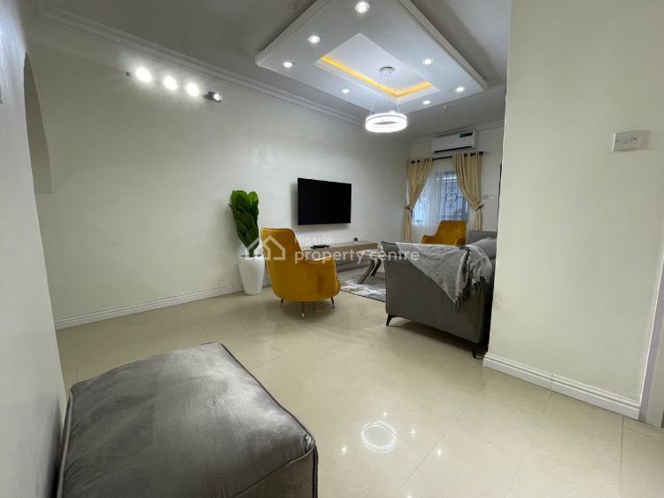 Three Bedrooms Luxury Apartment, Gra Phase 2, Magodo, Lagos, Flat / Apartment Short Let