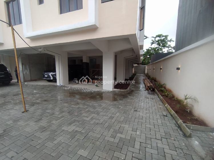 For Sale Ensuite, Lekki Phase 1, Lekki, Lagos 3 Beds, 3 Baths