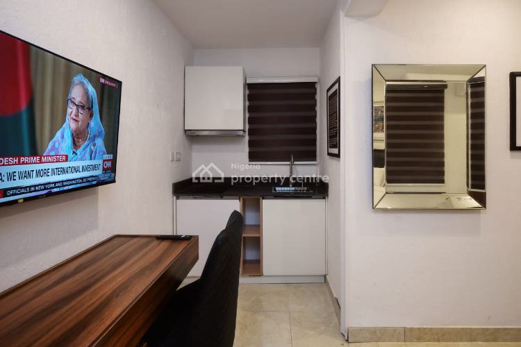 1 Bedroom Studio Apartment, Lekki Phase 1, Lekki, Lagos, Flat / Apartment Short Let