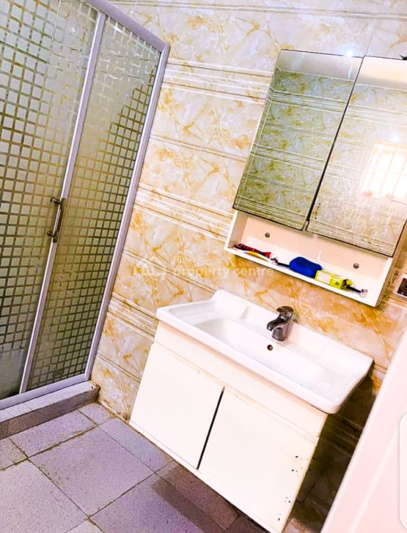 Furnished Master Room upstairs with Constant Power, Orchid, Lekki, Lagos, Flat / Apartment Short Let