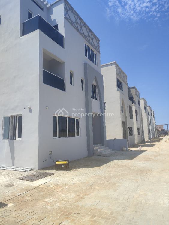 For Sale To The Enchanting World Of De Castle Max, A