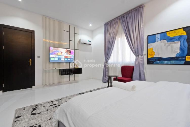 Luxurious 3 Bedrooms, Lekki Phase 1, Lekki, Lagos, Flat / Apartment Short Let
