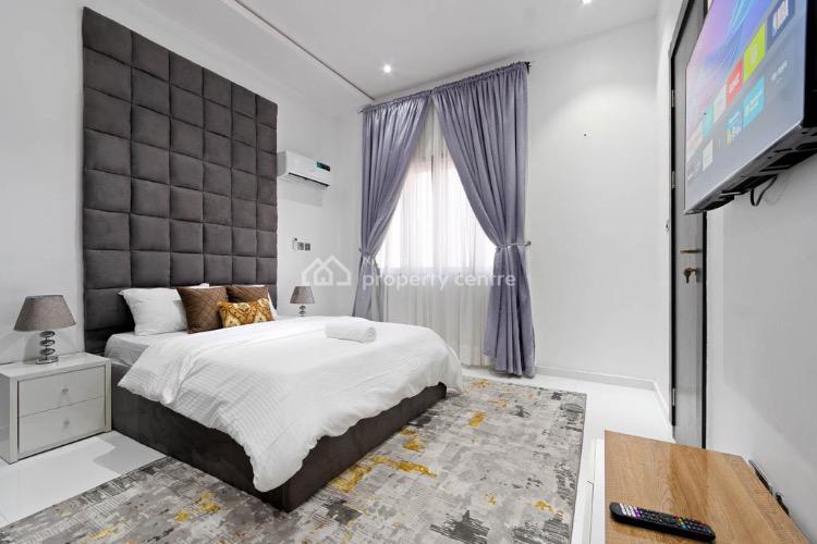 Luxurious 3 Bedrooms, Lekki Phase 1, Lekki, Lagos, Flat / Apartment Short Let
