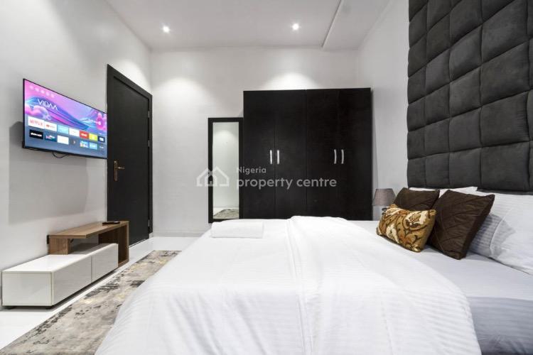 Luxurious 3 Bedrooms, Lekki Phase 1, Lekki, Lagos, Flat / Apartment Short Let