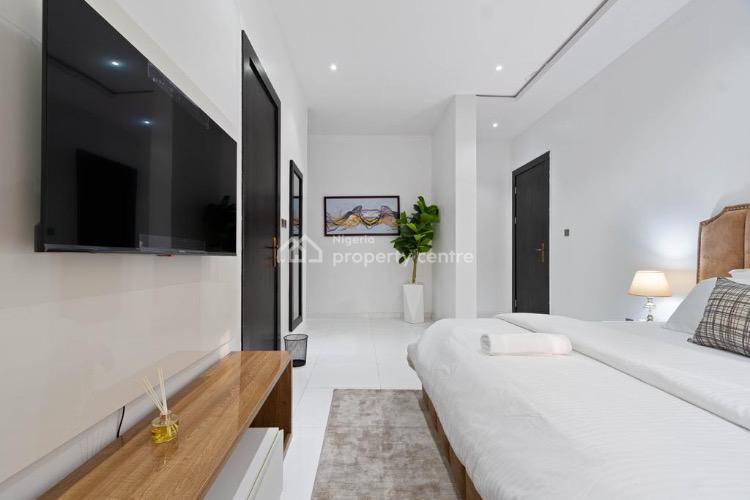Luxurious 3 Bedrooms, Lekki Phase 1, Lekki, Lagos, Flat / Apartment Short Let
