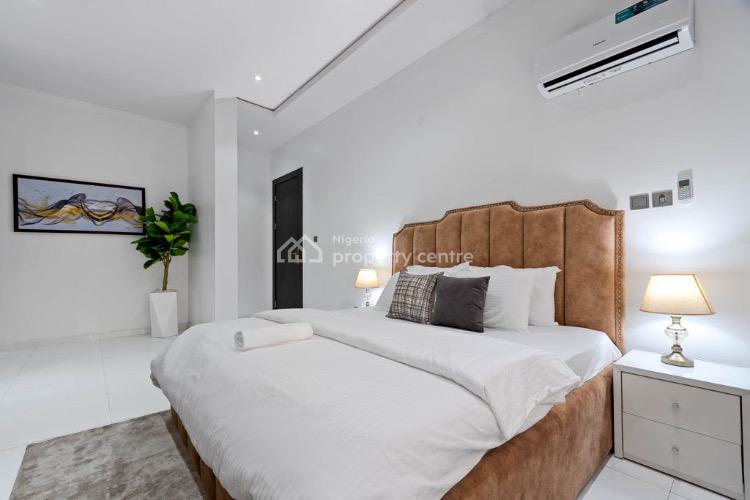 Luxurious 3 Bedrooms, Lekki Phase 1, Lekki, Lagos, Flat / Apartment Short Let