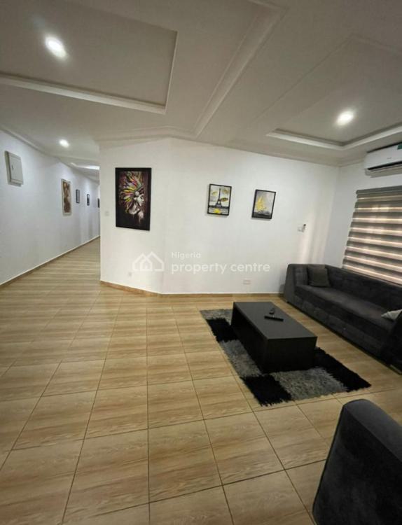 Distress Deal 4 Bedroom Flat, 7 , Arium Street, Peninsula Garden Estate, Sangotedo, Ajah, Lagos, Flat / Apartment for Sale