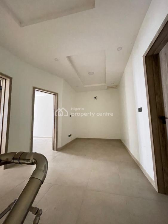 Spacious & Immaculately Presented Family Home in Peaceful Locale, Lekki, Lagos, Terraced Duplex for Sale