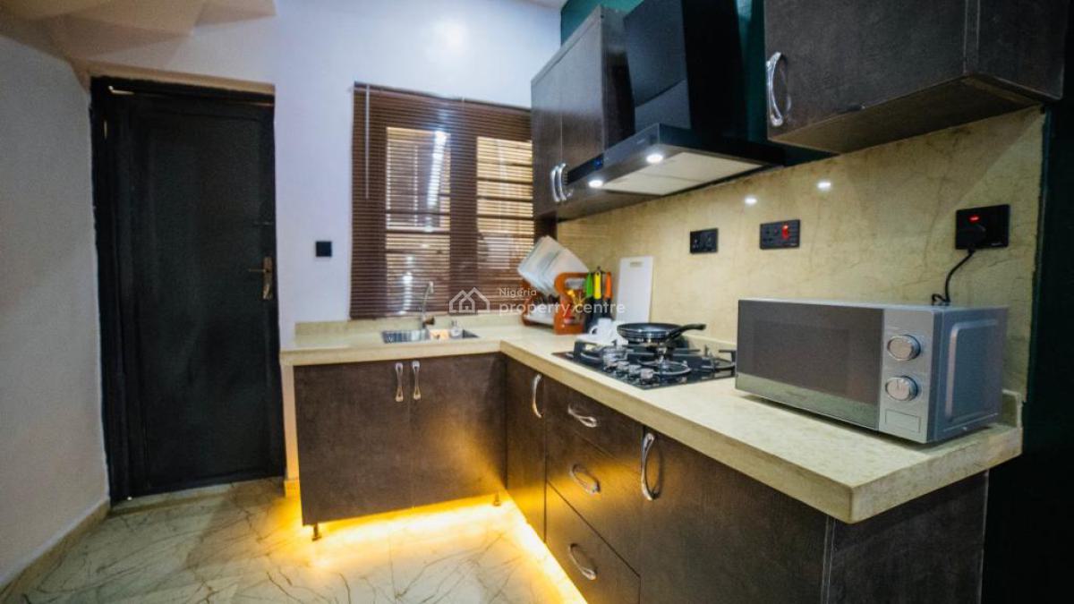 Js Apartments, 86 Victoria Street, Ojota, Lagos, Mini Flat (room and Parlour) Short Let