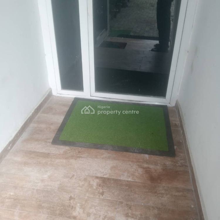 For Rent Room Selfcontain, Victoria Island (VI), Lagos 1 Baths