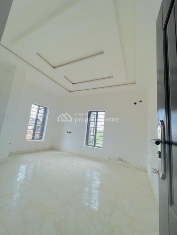 Cozy 4 Bedroom, 64 Crecent, Gwarinpa, Abuja, Semi-detached Duplex for Sale