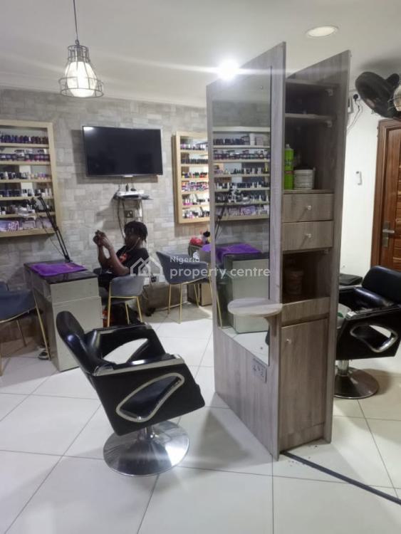 Beautiful Well Equipped Fully Functional Unisex Salon & Spa, Orchid Hotel Road, Lekki, Lagos, Shop for Rent