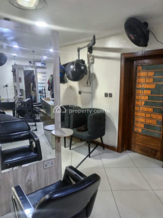 Beautiful Well Equipped Fully Functional Unisex Salon & Spa, Orchid Hotel Road, Lekki, Lagos, Shop for Rent