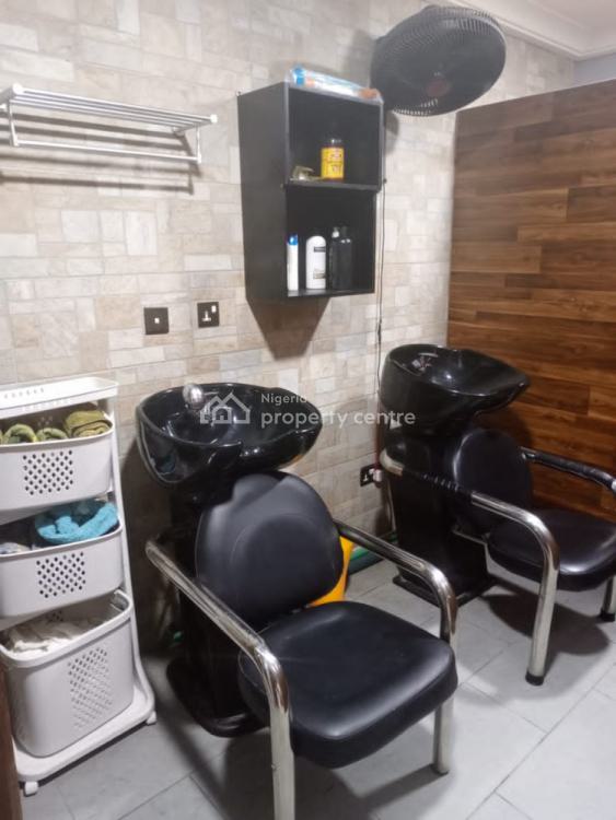 Beautiful Well Equipped Fully Functional Unisex Salon & Spa, Orchid Hotel Road, Lekki, Lagos, Shop for Rent