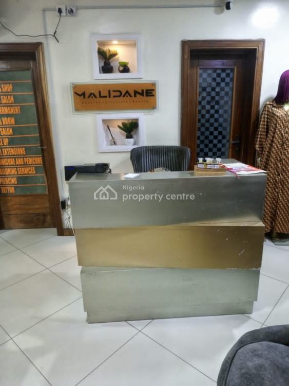 Beautiful Well Equipped Fully Functional Unisex Salon & Spa, Orchid Hotel Road, Lekki, Lagos, Shop for Rent