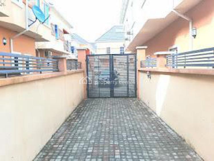 For Sale 3 Bedroom Detached House, Agungi, Lekki, Lagos 3 Beds, 4