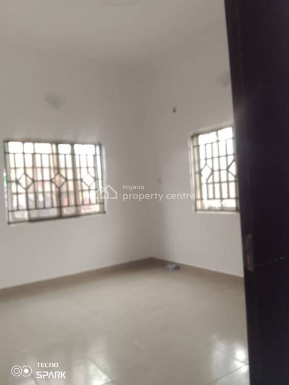 3 Bedroom Apartment, Alagomeji, Yaba, Lagos, Flat / Apartment for Rent