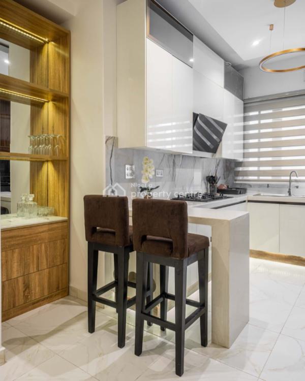 Gorgeous 2 Bedroom Apartment with a Gym and a Pool., Lekki Phase 1, Lekki, Lagos, Flat / Apartment Short Let