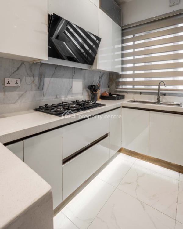 Gorgeous 2 Bedroom Apartment with a Gym and a Pool., Lekki Phase 1, Lekki, Lagos, Flat / Apartment Short Let