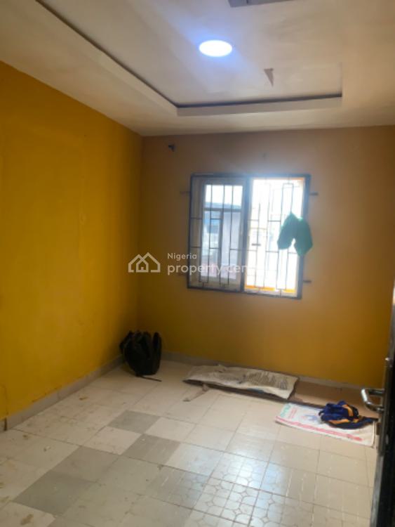 For Rent Well Cleaned Mini Flat, Oshodi, Lagos 1 Beds, 1 Baths