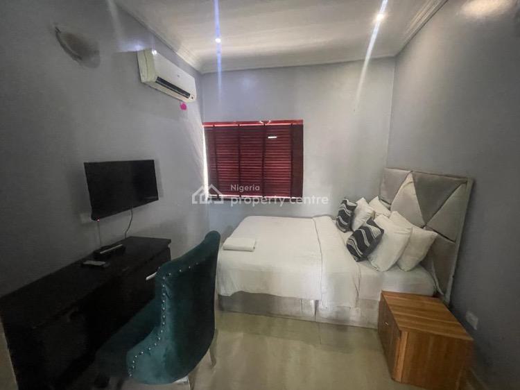 Luxury 4 Bedroom Apartment, Lekki Phase 1, Lekki, Lagos, Flat / Apartment Short Let