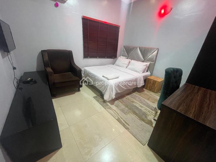 Luxury 4 Bedroom Apartment, Lekki Phase 1, Lekki, Lagos, Flat / Apartment Short Let
