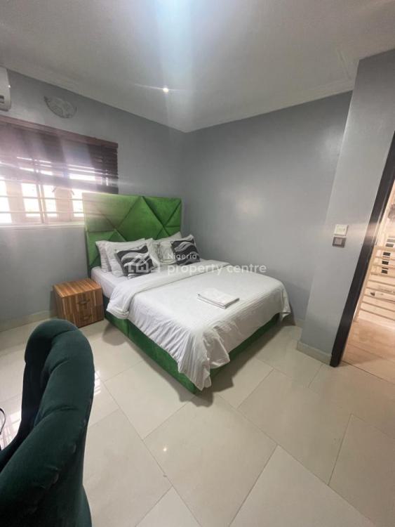 Luxury 4 Bedroom Apartment, Lekki Phase 1, Lekki, Lagos, Flat / Apartment Short Let