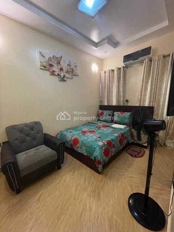 Luxury 4 Bedroom Apartment, Gra Phase 2, Magodo, Lagos, Flat / Apartment Short Let