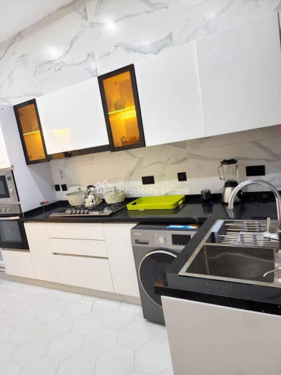 Luxury 4 Bedroom Waterfront Apartment, Lekki Phase 1, Lekki, Lagos, Flat / Apartment Short Let