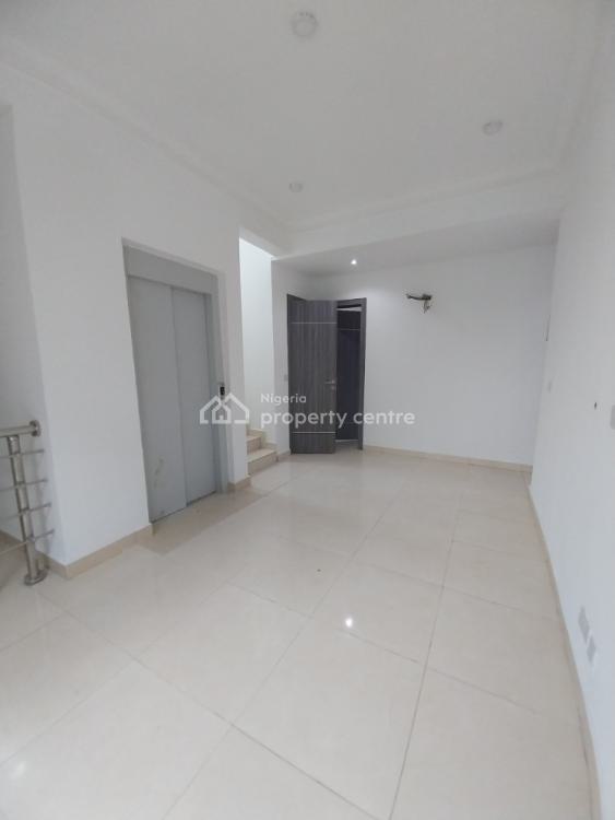 For Sale Waterview 5 Bedrooms Triplex(3 Floors)with Lift & Swimming